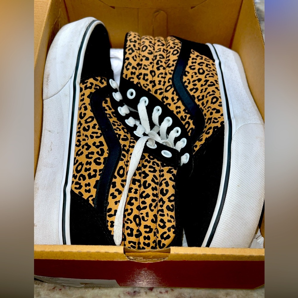 Cheetah print vans size 9 in women’s with box